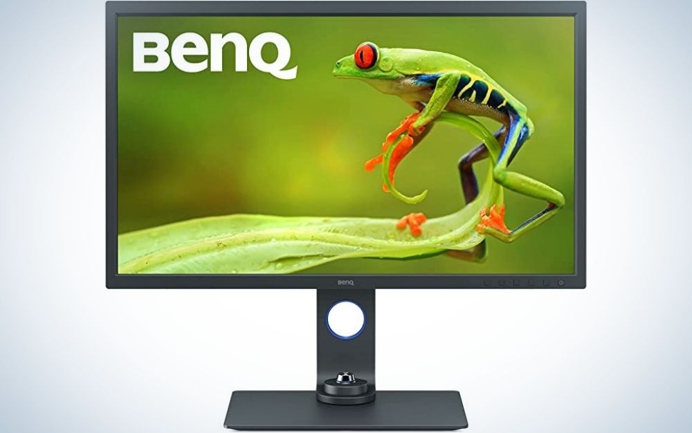 The BenQ reference monitor on a plain background with a frog on the screen.