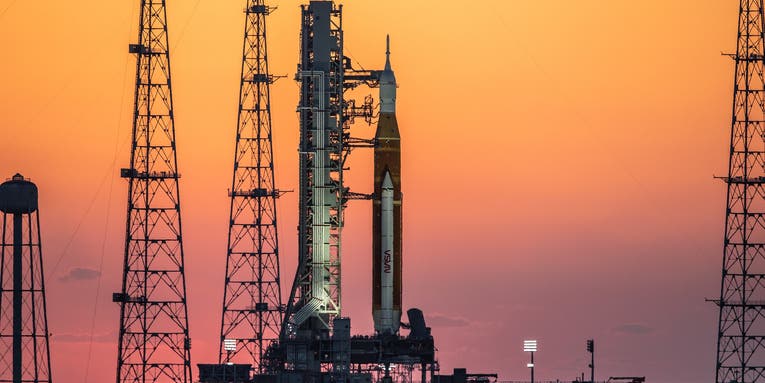 NASA’s new moon rocket is leaking fuel, but that’s not a setback