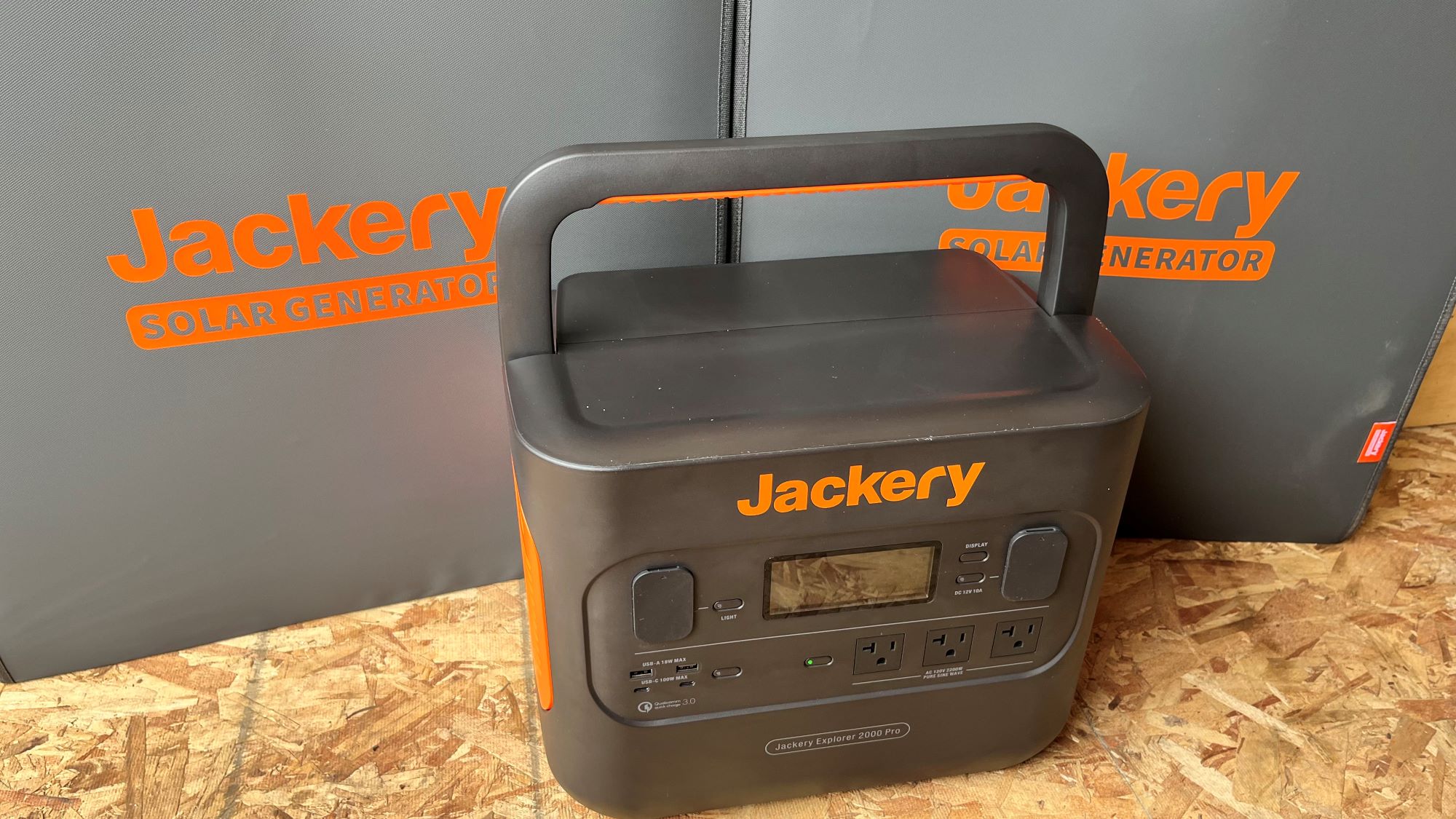 Jackery Solar Generator 2000 Pro . Movie Review