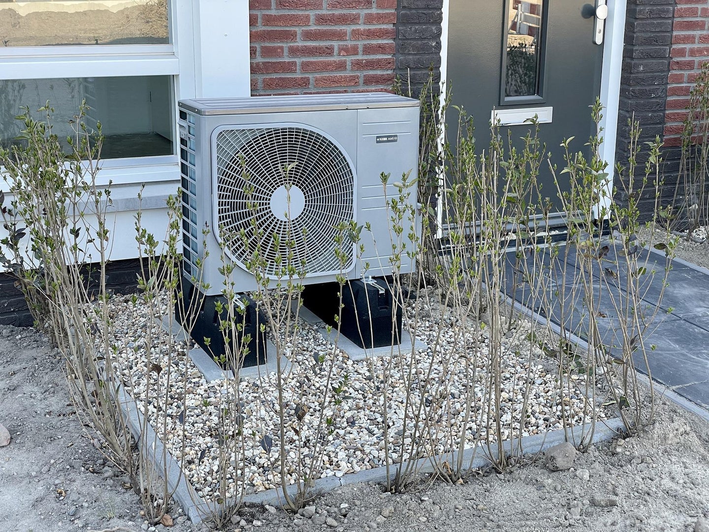 Outdoor unit of heat pump