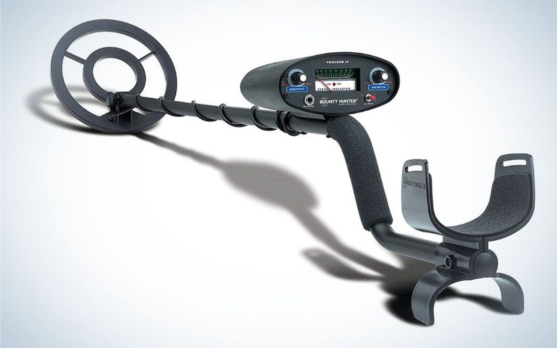 Bounty Hunter 3410001 is the best budget metal detector for gold.