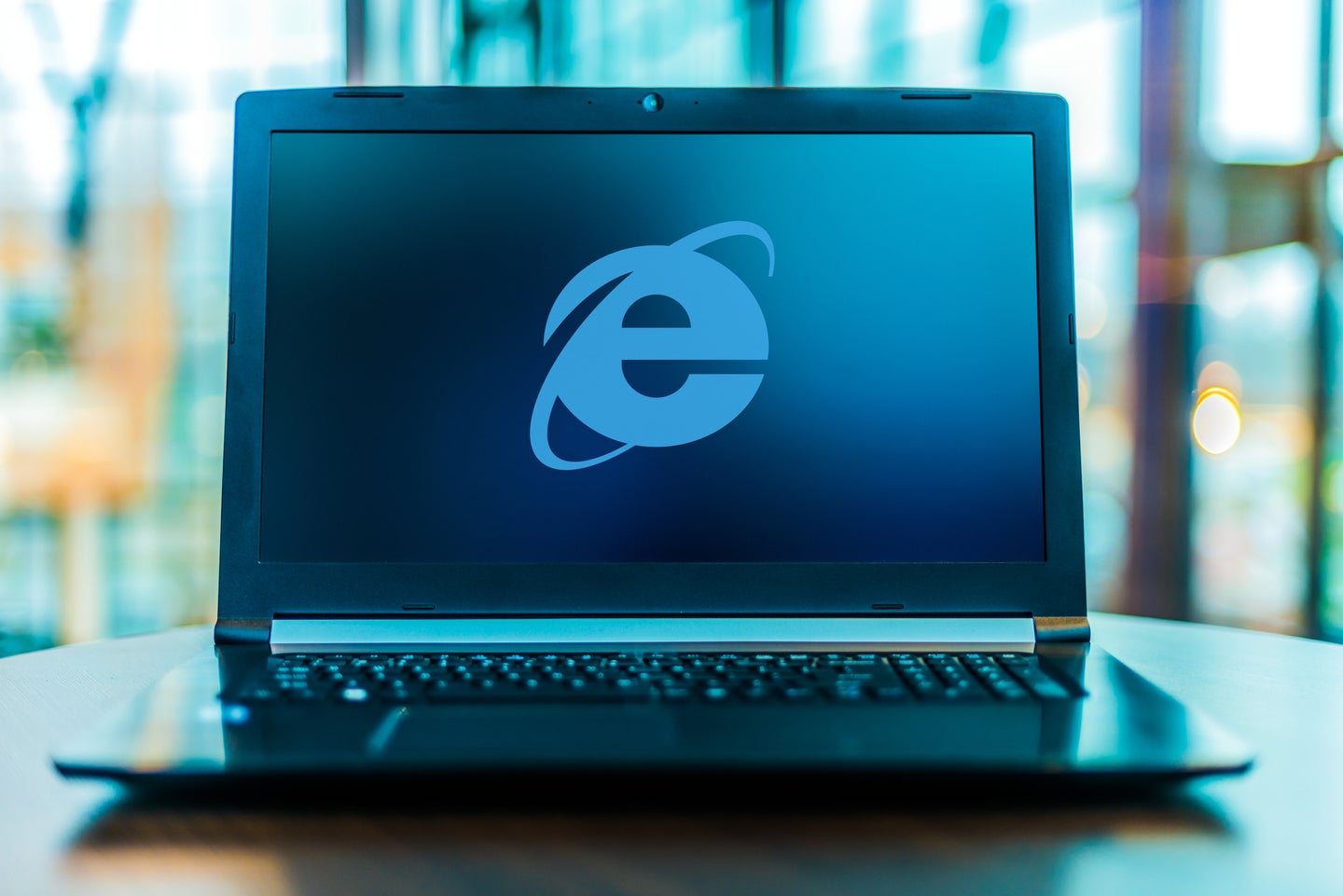 internet explorer logo on laptop