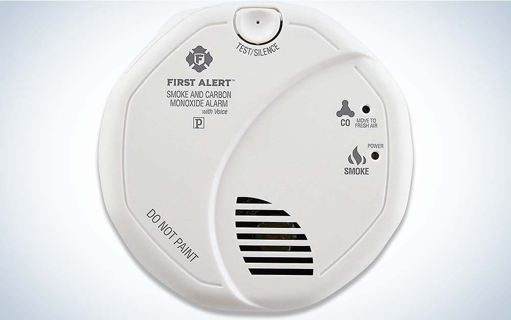 The First Alert SCO7CN Combination Smoke and Carbon Monoxide Detector is the best smoke detector for the kitchen.