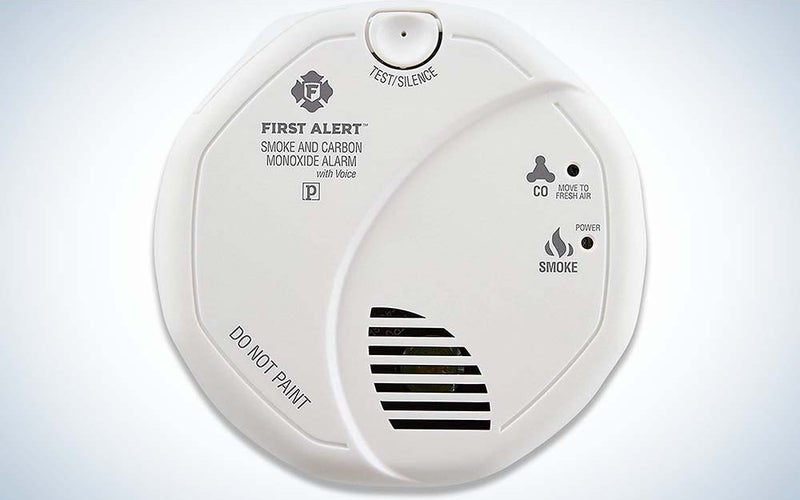 The First Alert SCO7CN Combination Smoke and Carbon Monoxide Detector is the best smoke detector for the kitchen.