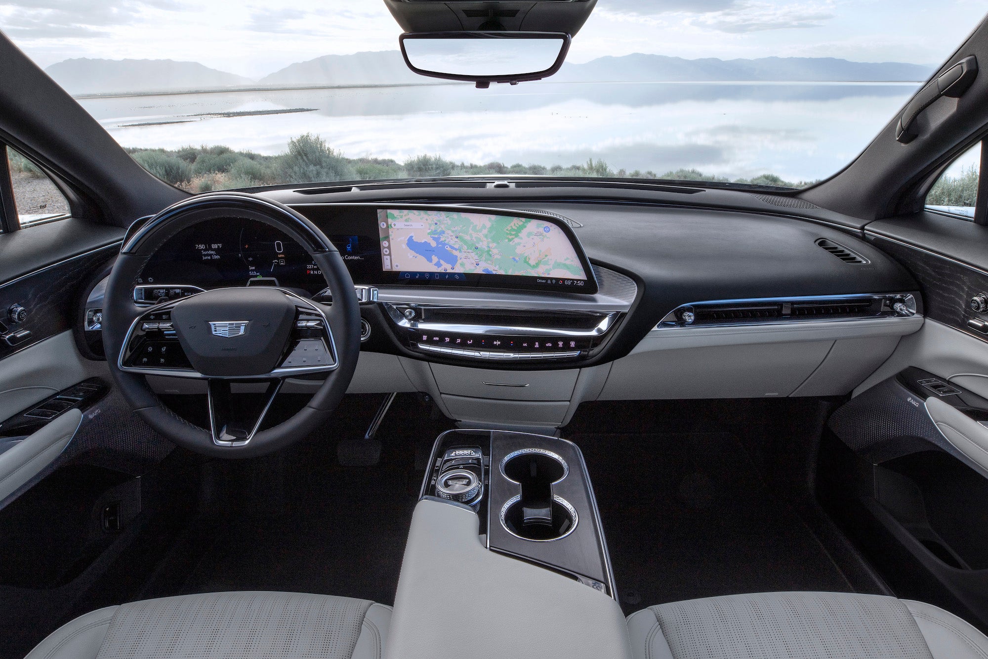 Bagaimana teknik berbantuan komputer membentuk EV pertama Cadillac menjadi tee
