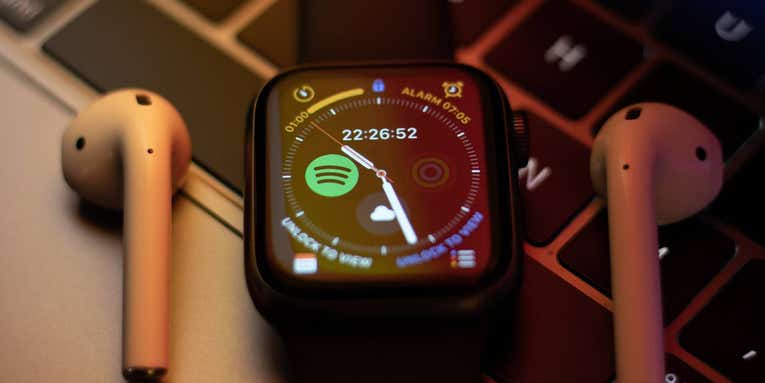 How to connect headphones to your smartwatch