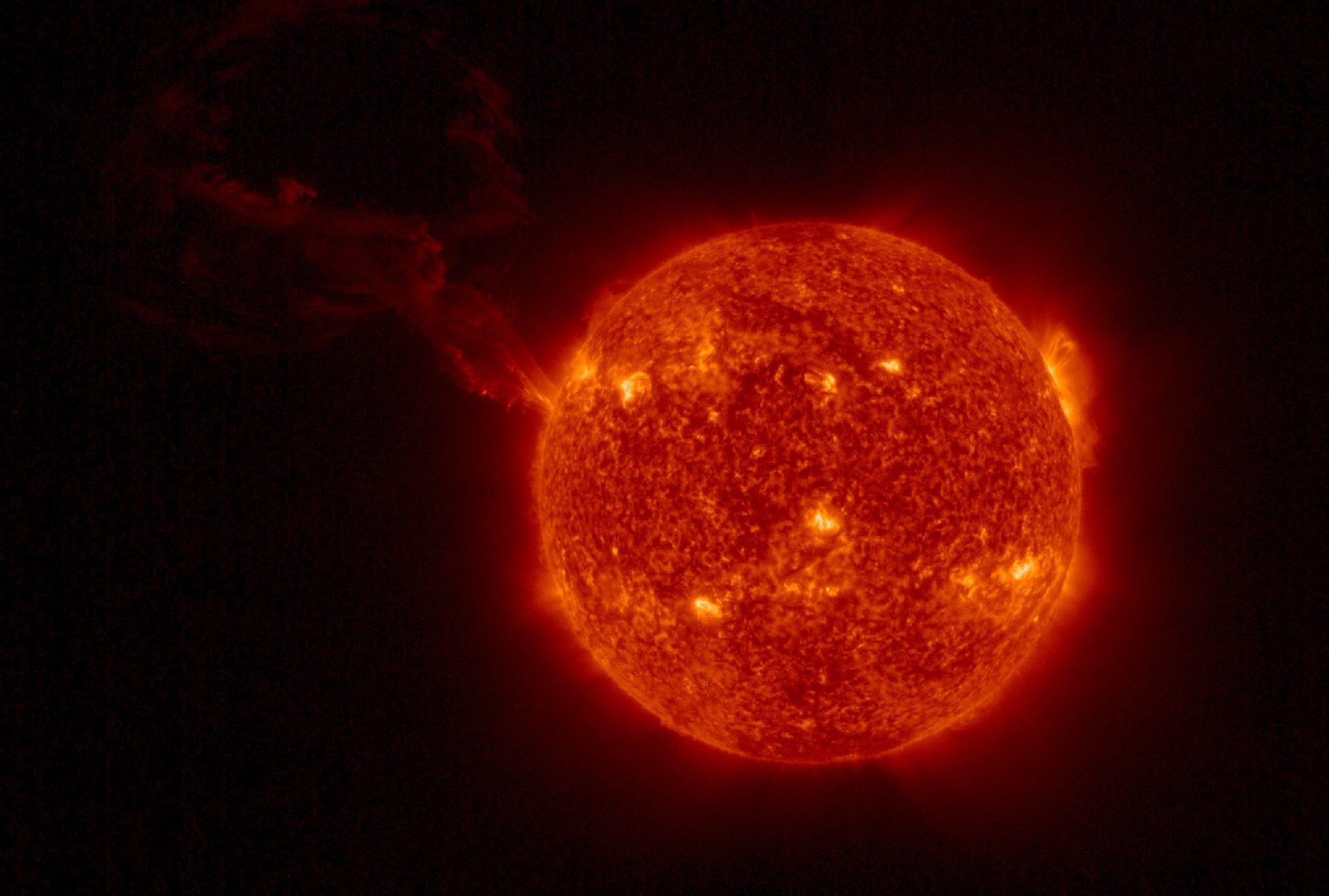 Solar flare imaged by NASA and ESA solar orbiter in 2022