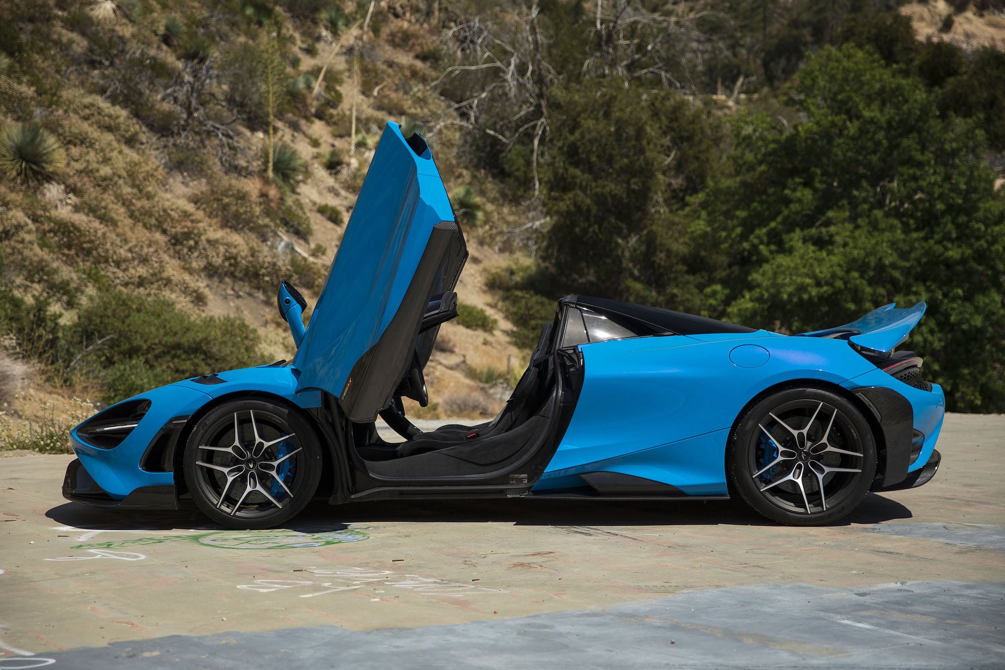 McLaren’s newest supercar will have your hair blowing in the wind in 11 seconds
