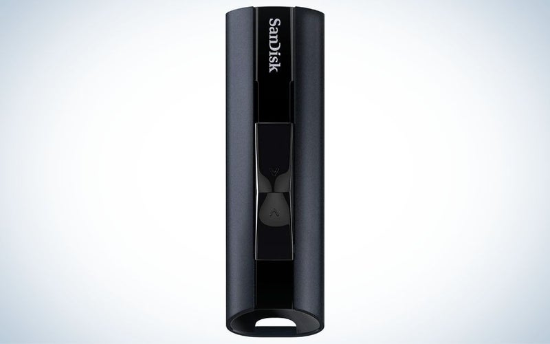 SanDisk 1TB Extreme Pro USB 3.2 Flash Drive is the best portable external hard drives for Xbox One.