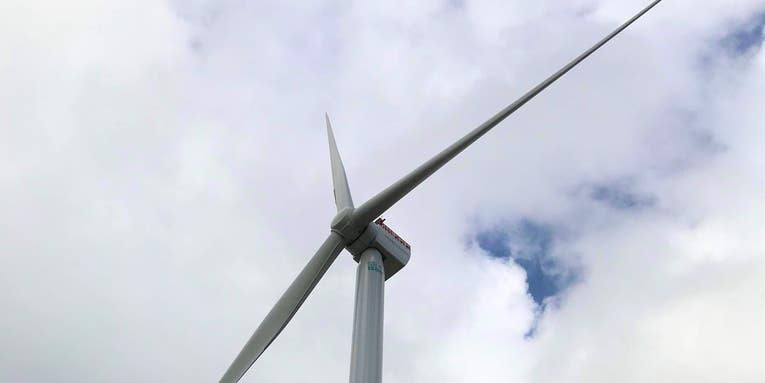 A wind turbine just smashed a global energy record—and it’s recyclable