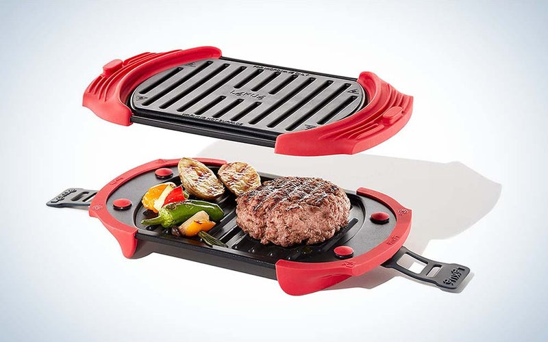 The Lekue Microwave Grill is the best practical gift for grillers in the off-season.
