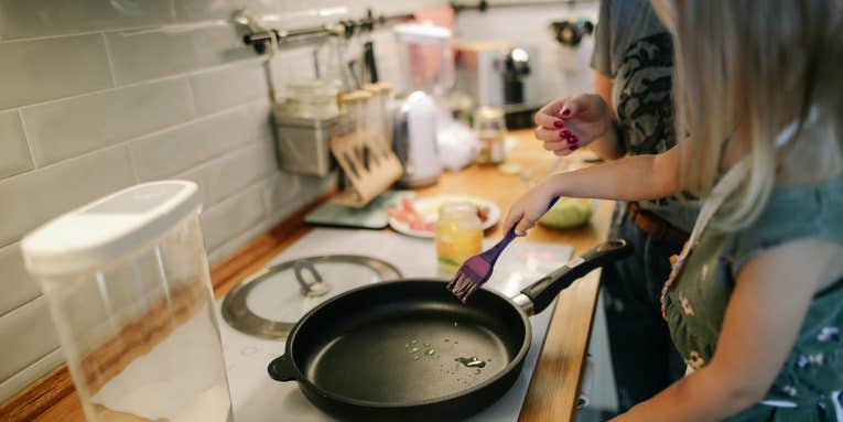 Why you should throw away your non-stick pan the second it cracks