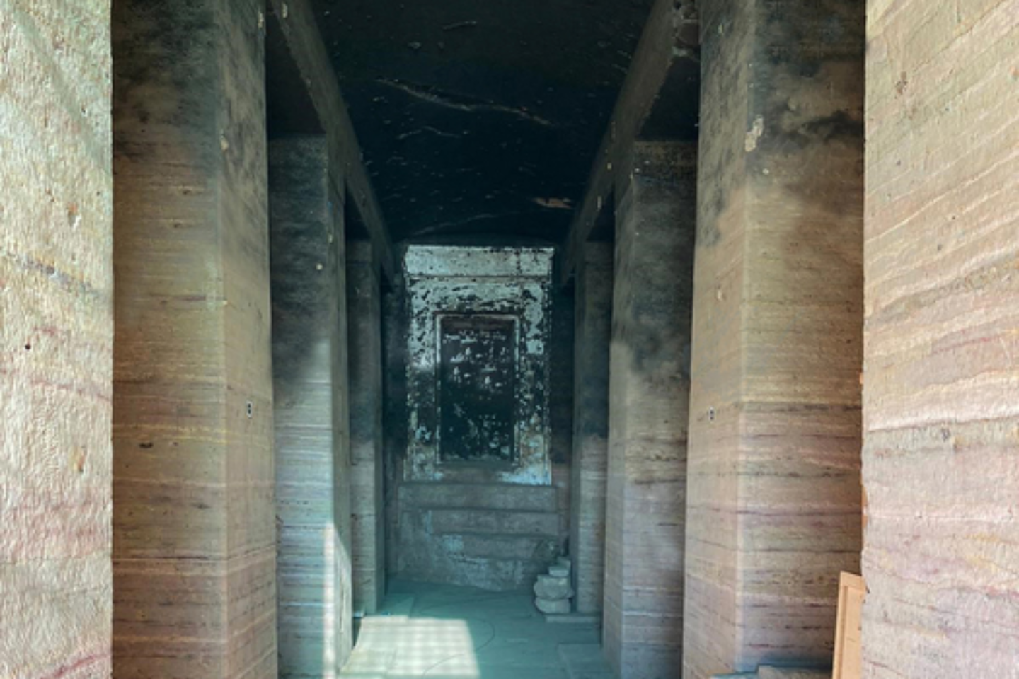 Located in the necropolis of Qubbet el-Hawa (Aswan), the tomb is precisely oriented to the sunrise of the winter solstice.