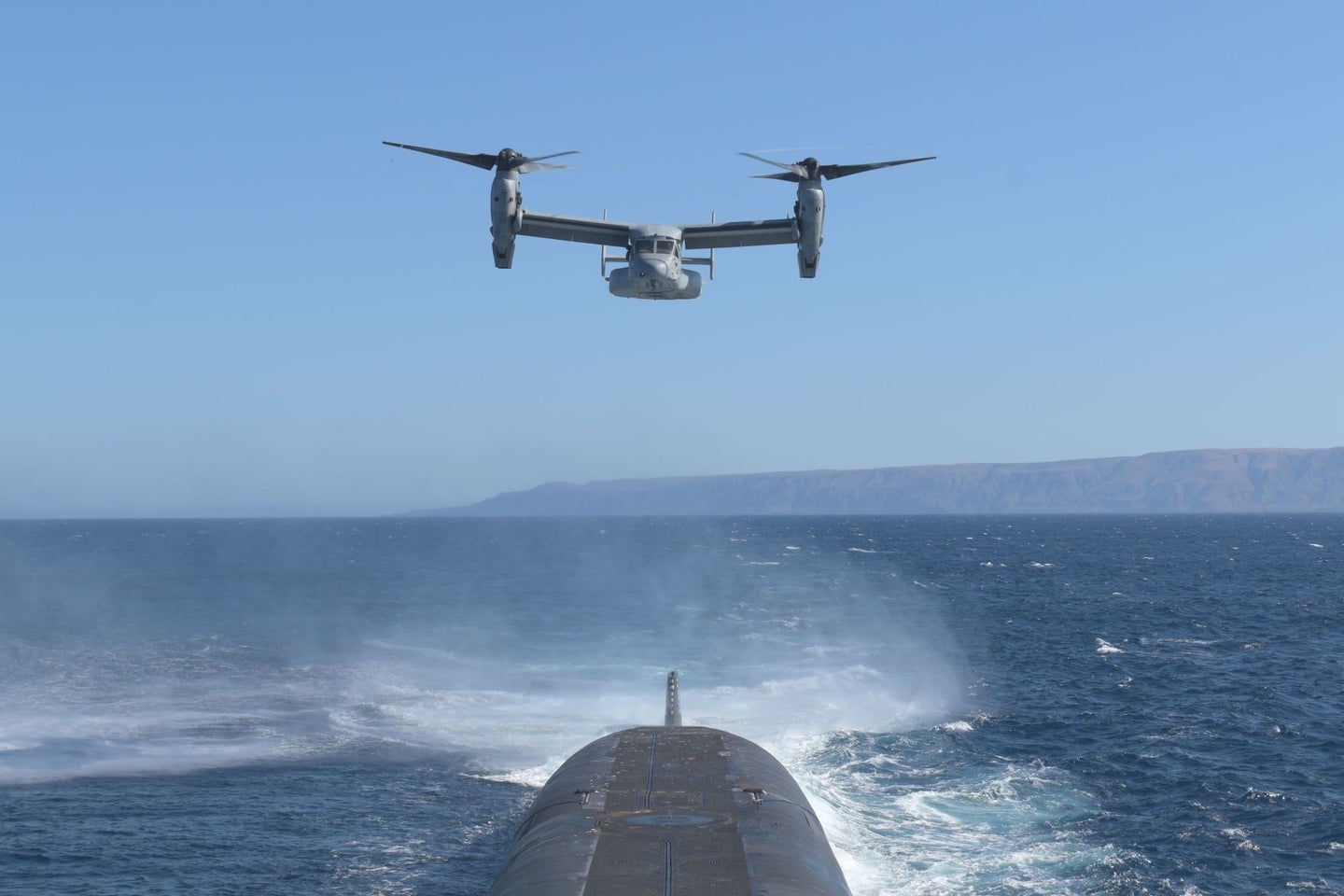 An American ballistic missile submarine received supplies from an MV-22 Osprey aircraft in August, 2018.
