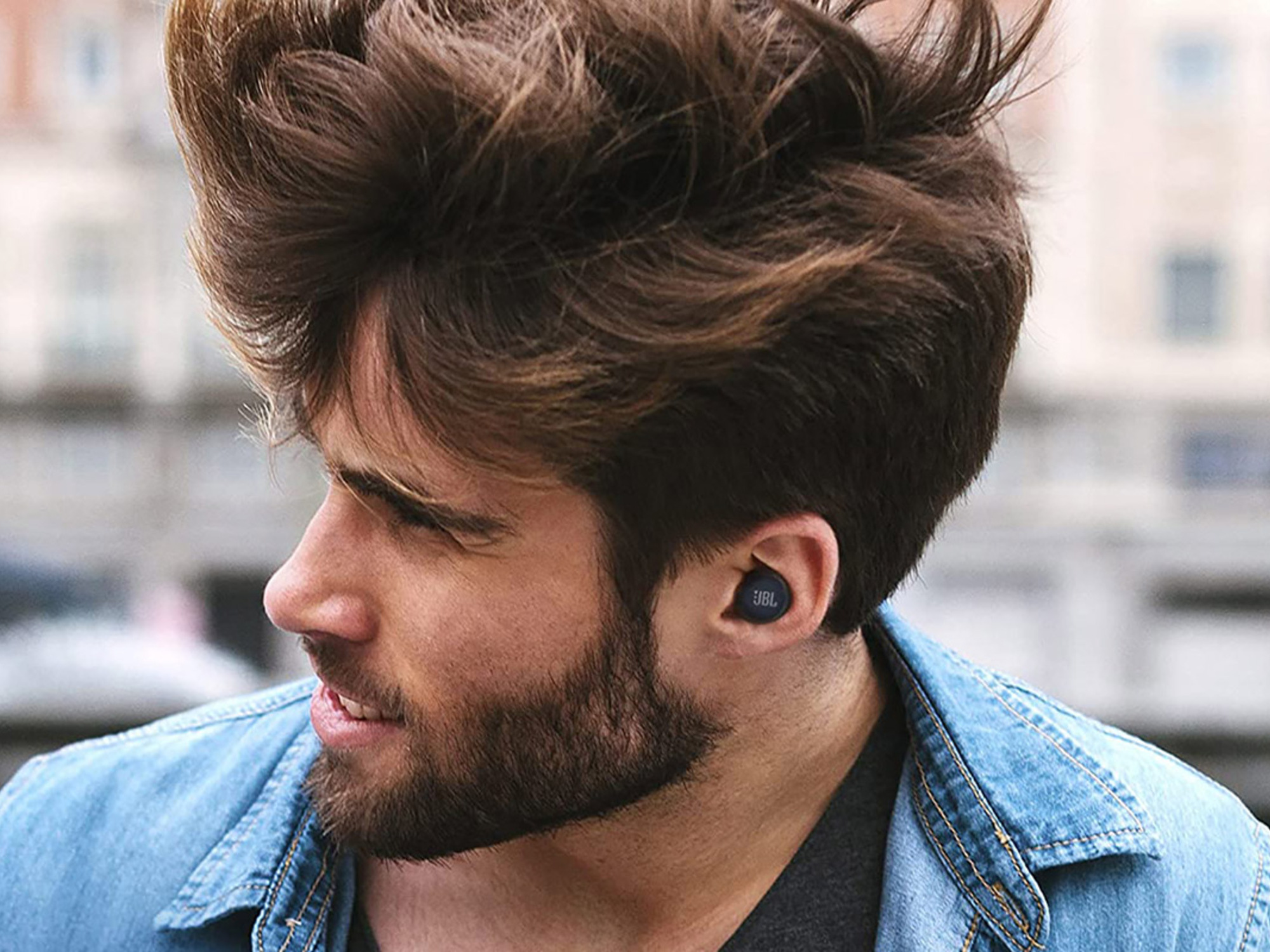 These Bluetooth earbuds make a great stocking stuffer at $100 off