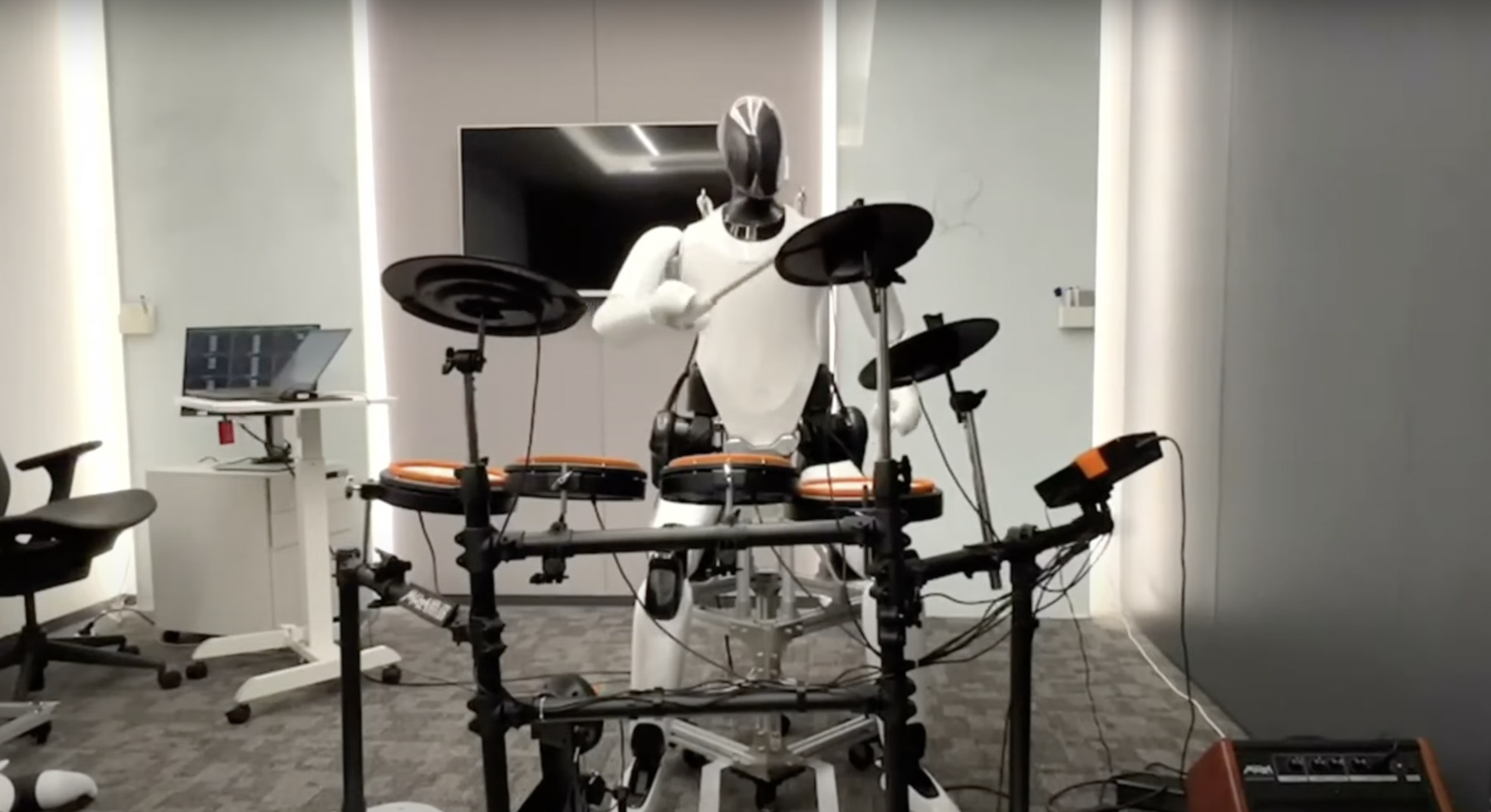 xiaomi's cyberone robot drumming