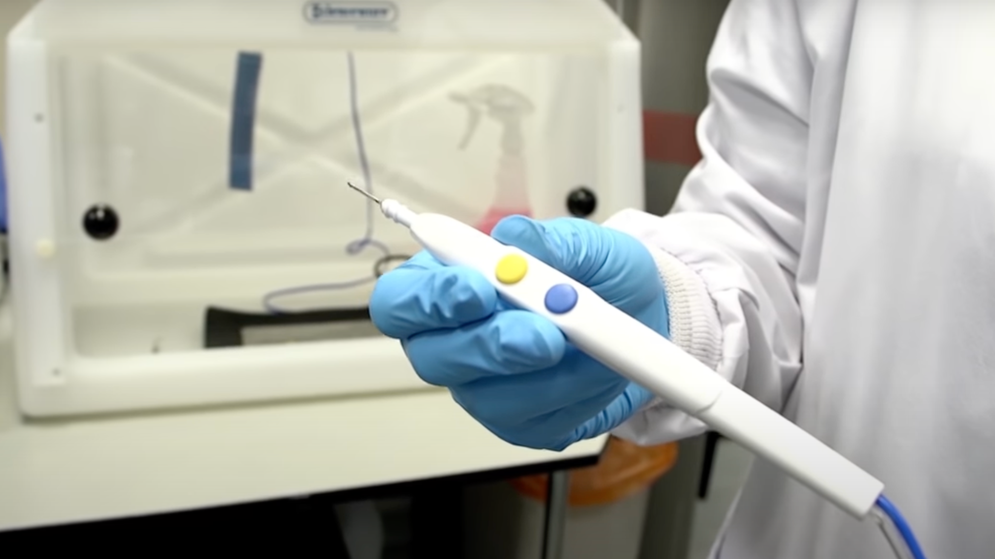 This surgical smart knife can detect endometrial cancer cells in seconds