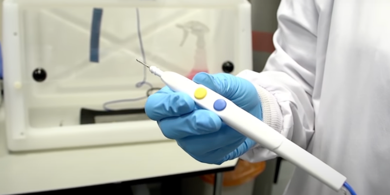 This surgical smart knife can detect endometrial cancer cells in seconds