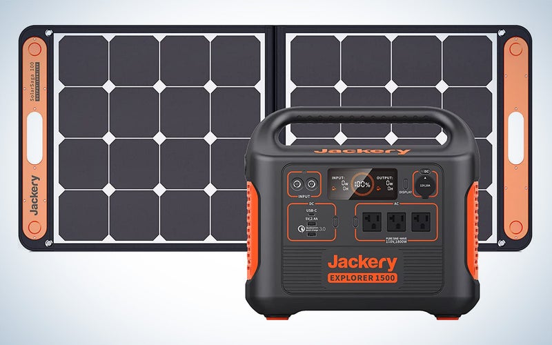 Jackery solar generator deal explorer 1500 with solar panels