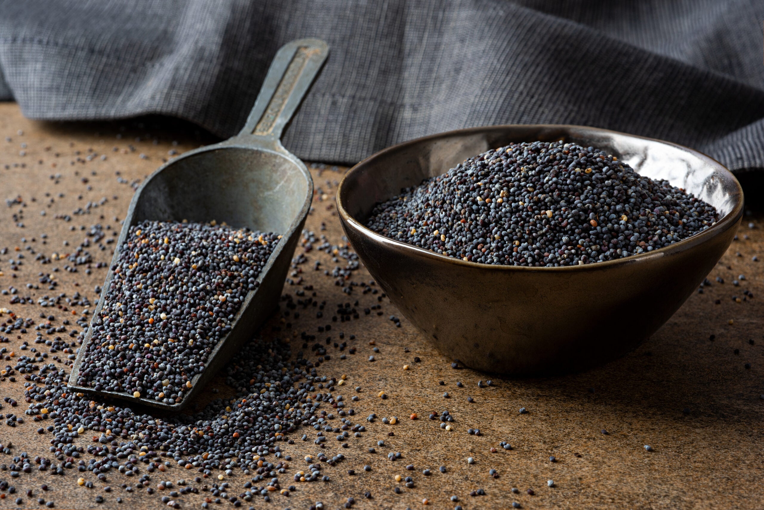 Poppy seeds can skew drug test results, but they won’t actually intoxicate you
