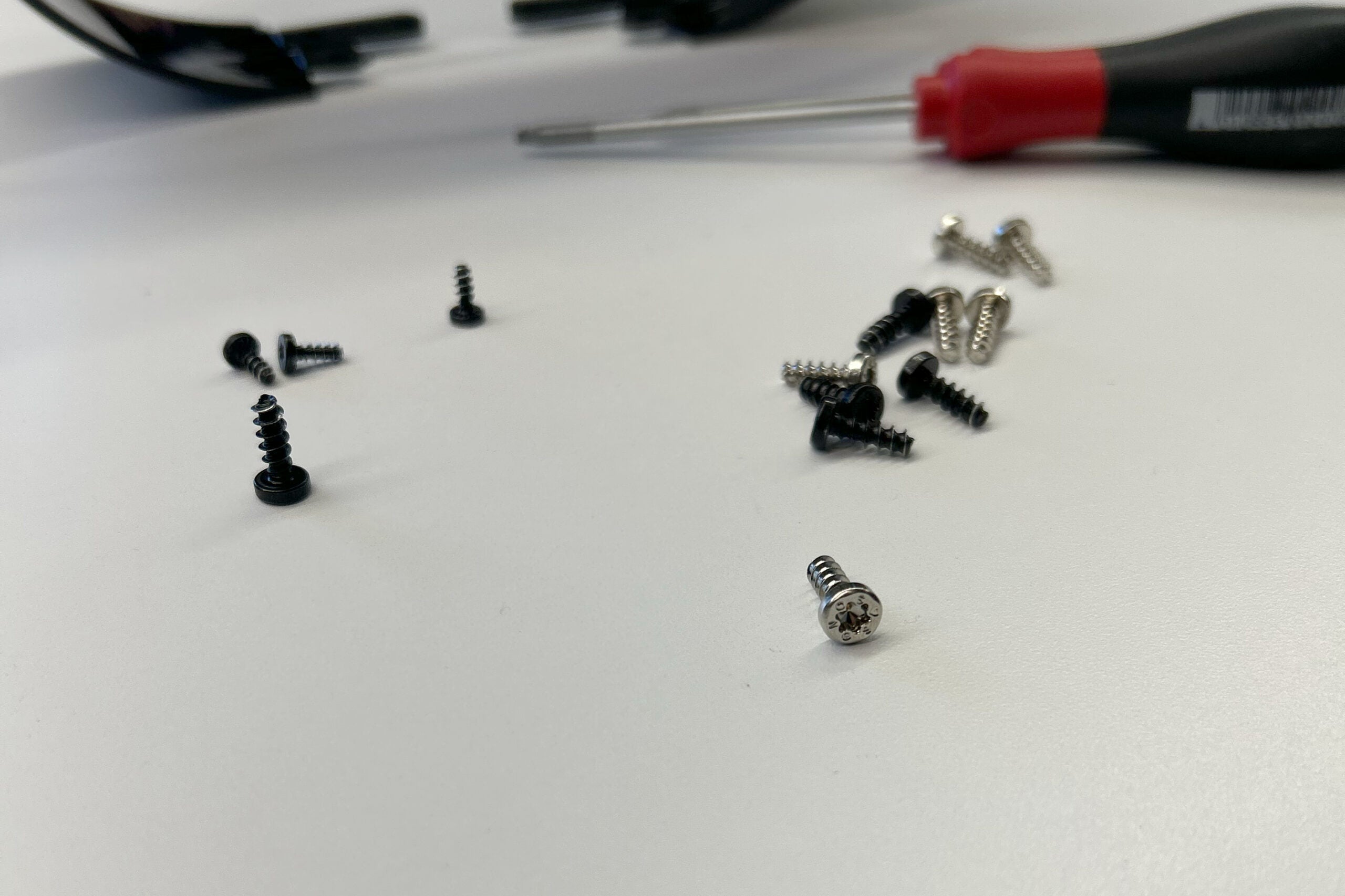 Sonos Era 300 disassembled screws