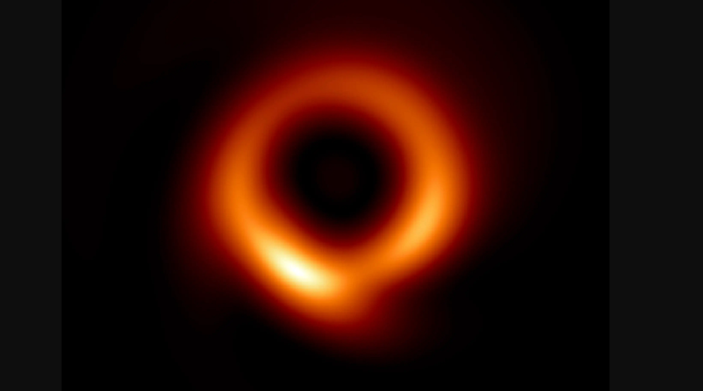 M87 black hole Event Horizon Telescope image sharpened by AI with PRIMO algorithm. The glowing event horizon is now clearer and thinner and the black hole at the center darker.