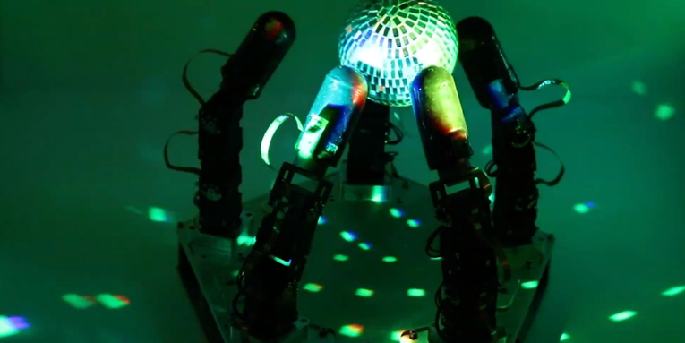 This agile robotic hand can handle objects just by touch