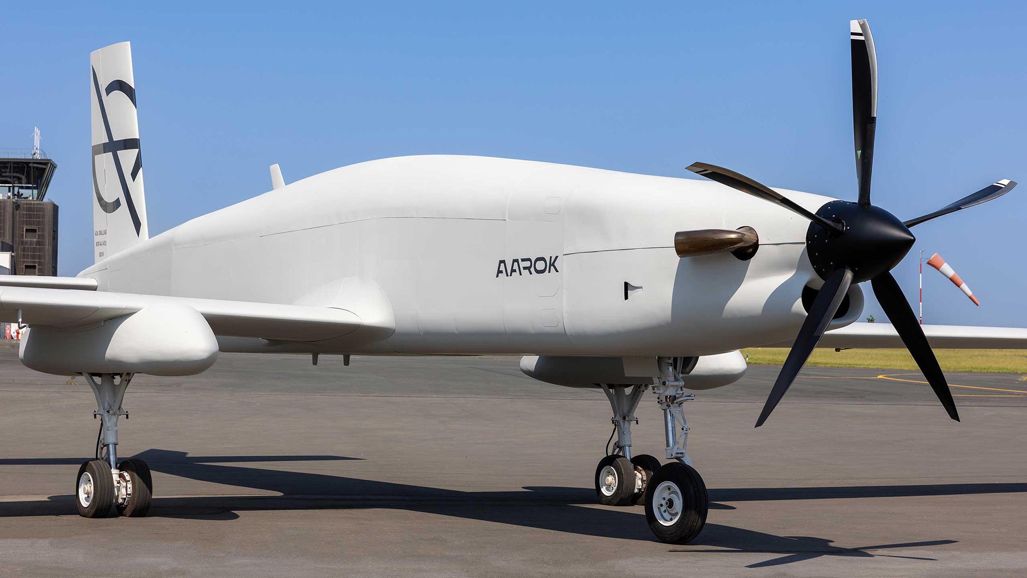 Conozca el dron AAROK, un nuevo gran volante francés
