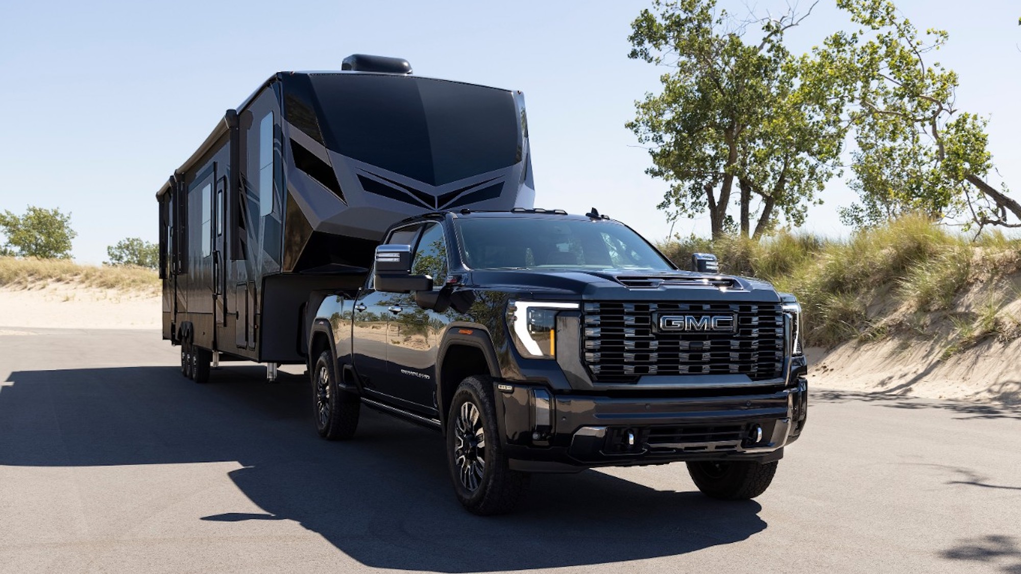 GMC’s new heavy-duty Sierra truck can tow up to twice its own weight