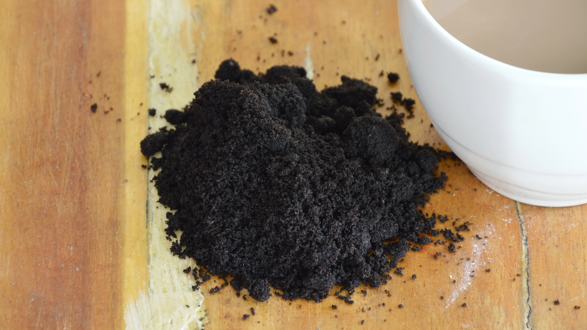 Scientists brew stronger concrete with coffee grounds
