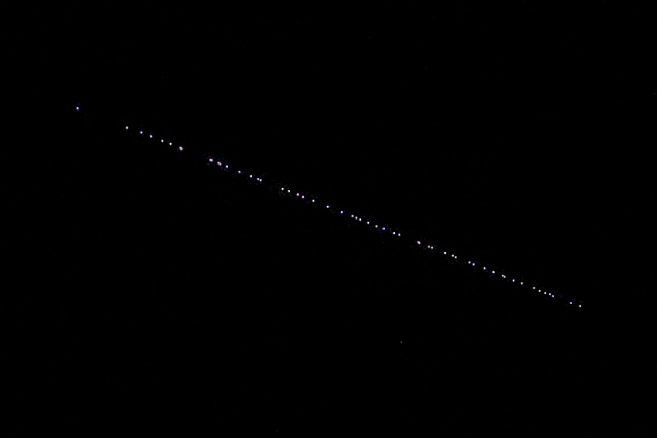 These pinpricks of light are Starlink satellites.