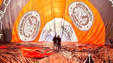 The biggest hot air balloon in the US was built to carry skydivers