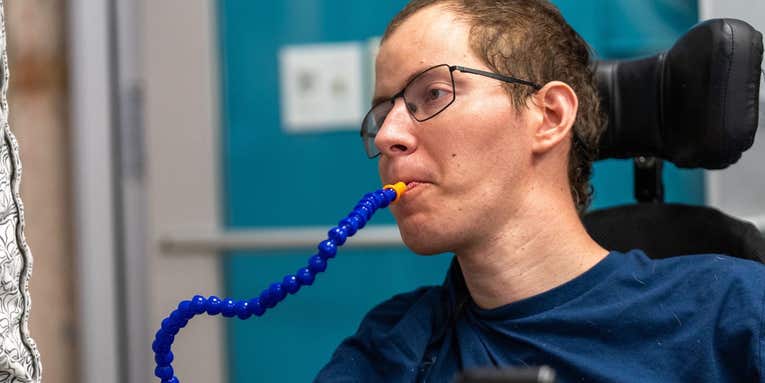 College students invented an easy device for cerebral palsy patients to drink on their own