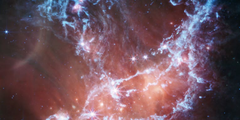 Star-making hot spot looks like a glowing raven in new JWST image