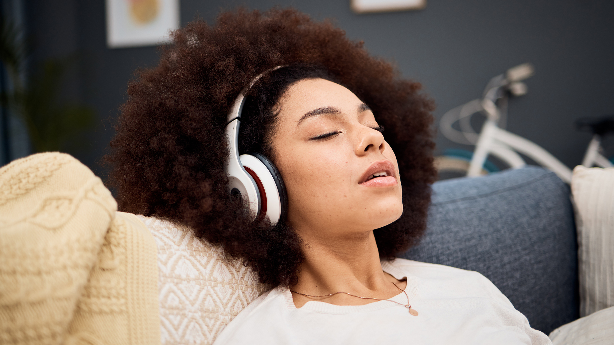 Your favorite, bittersweet tunes may help relieve pain better than unfamiliar, relaxing music
