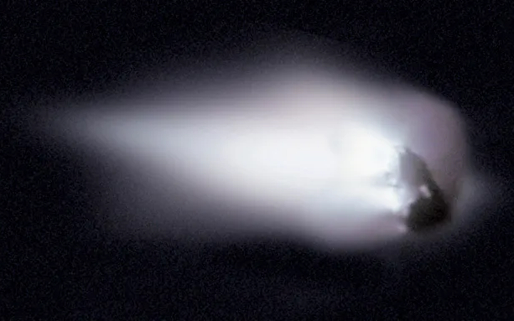 أصبحت المركبة الفضائية الأوروبية جيوتو واحدة من أولى المركبات الفضائية التي رصدت نواة مذنب وصورتها في عام 1986؛ إذا إنها صوّرت نواة مذنب هالي في أثناء ابتعاده عن الشمس.