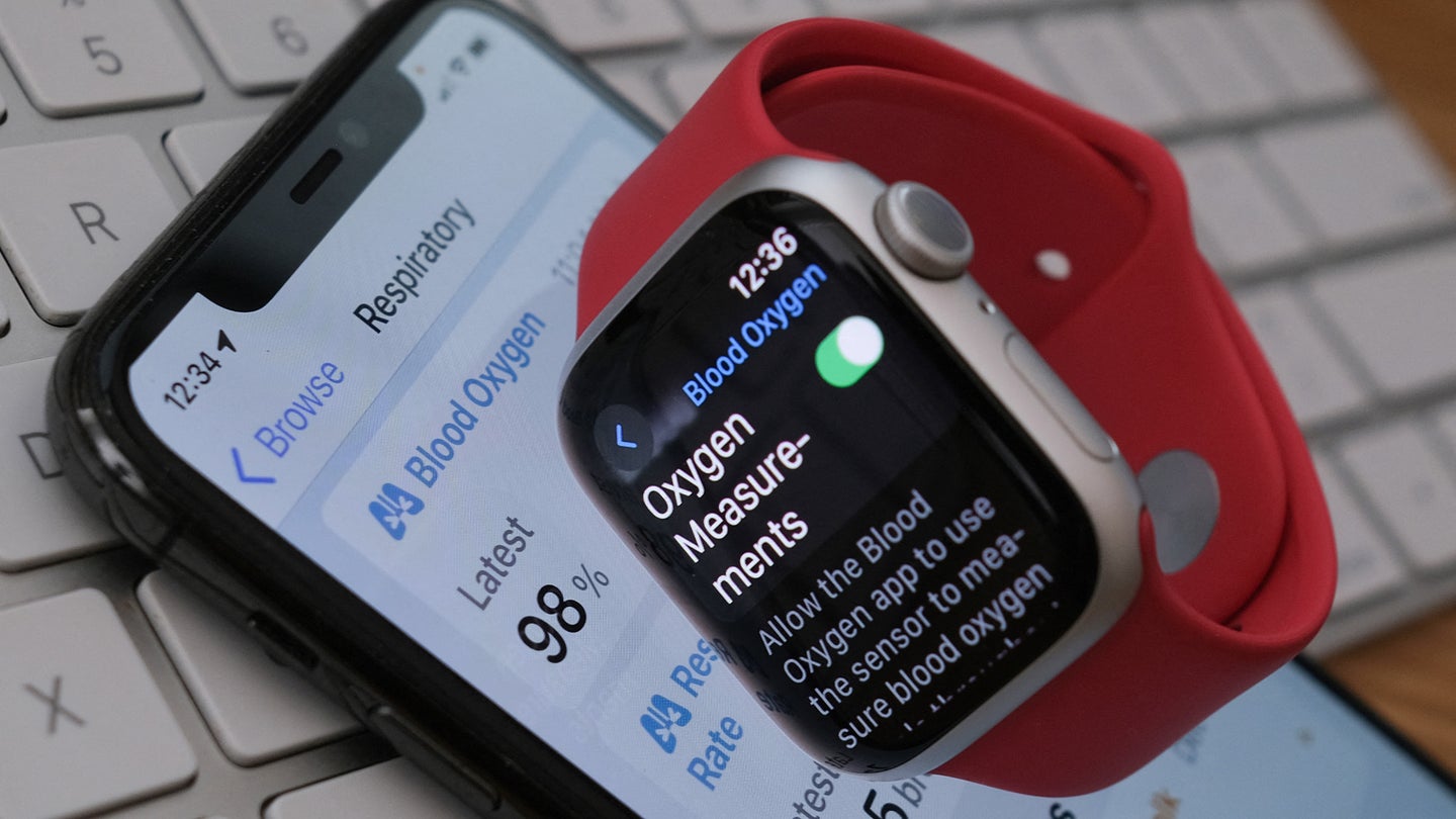 Apple Watch 9 displaying the blood-oxygen level detection settings