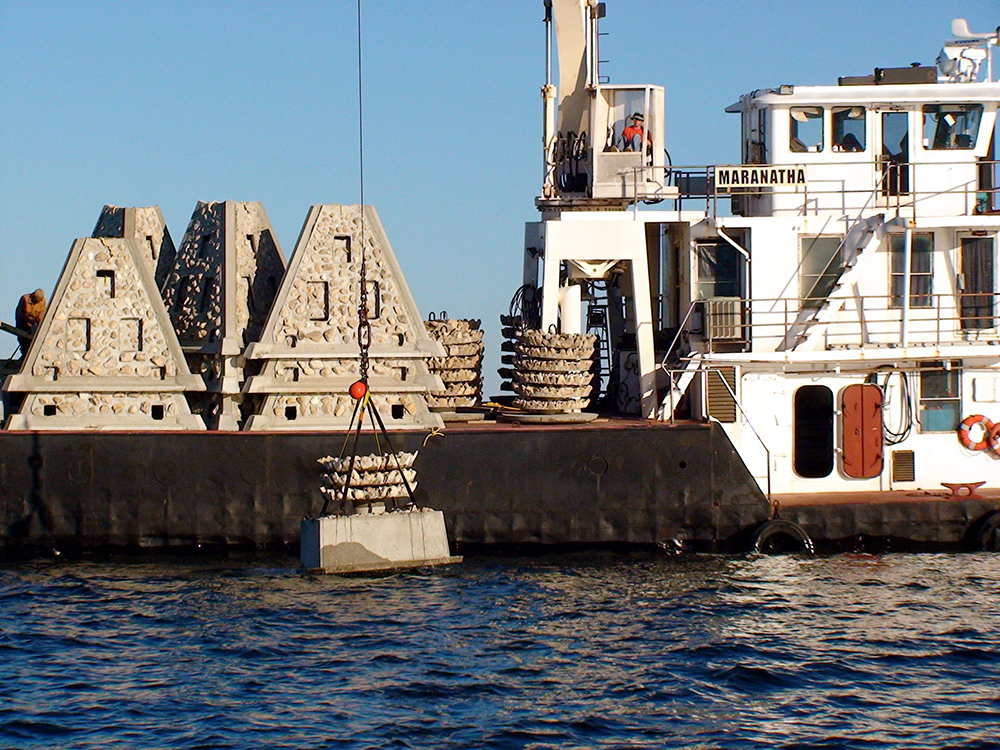 The Florida Fish and Wildlife Commission deploys artificial reef modules off the coast of Mexico Beach on April 6, 2013. Florida Fish and Wildlife Commission/Flickr, CC BY-ND