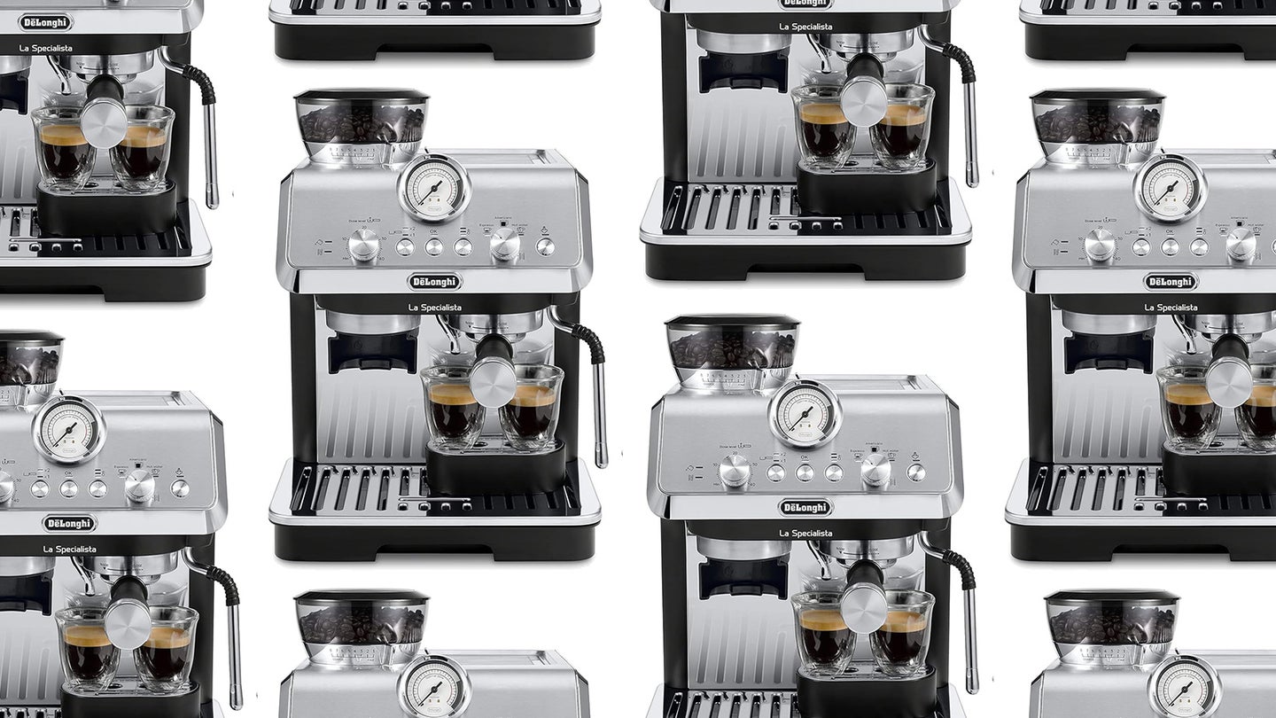 A pattern of De'Longhi espresso machines on a plain background