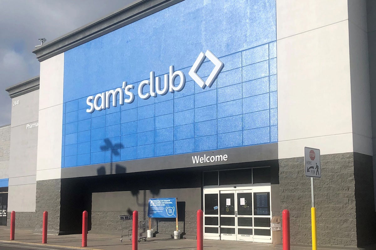 The outside of a Sam's Club store