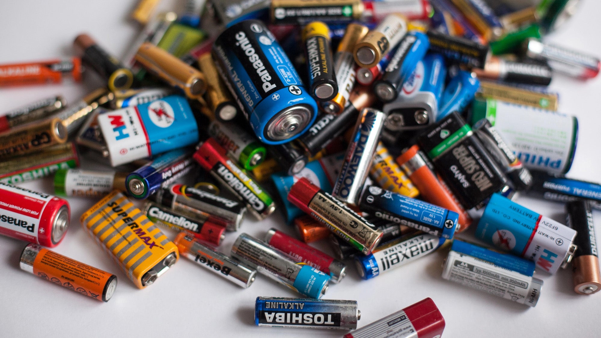 ¿Por qué hay tantos tipos diferentes de baterías?