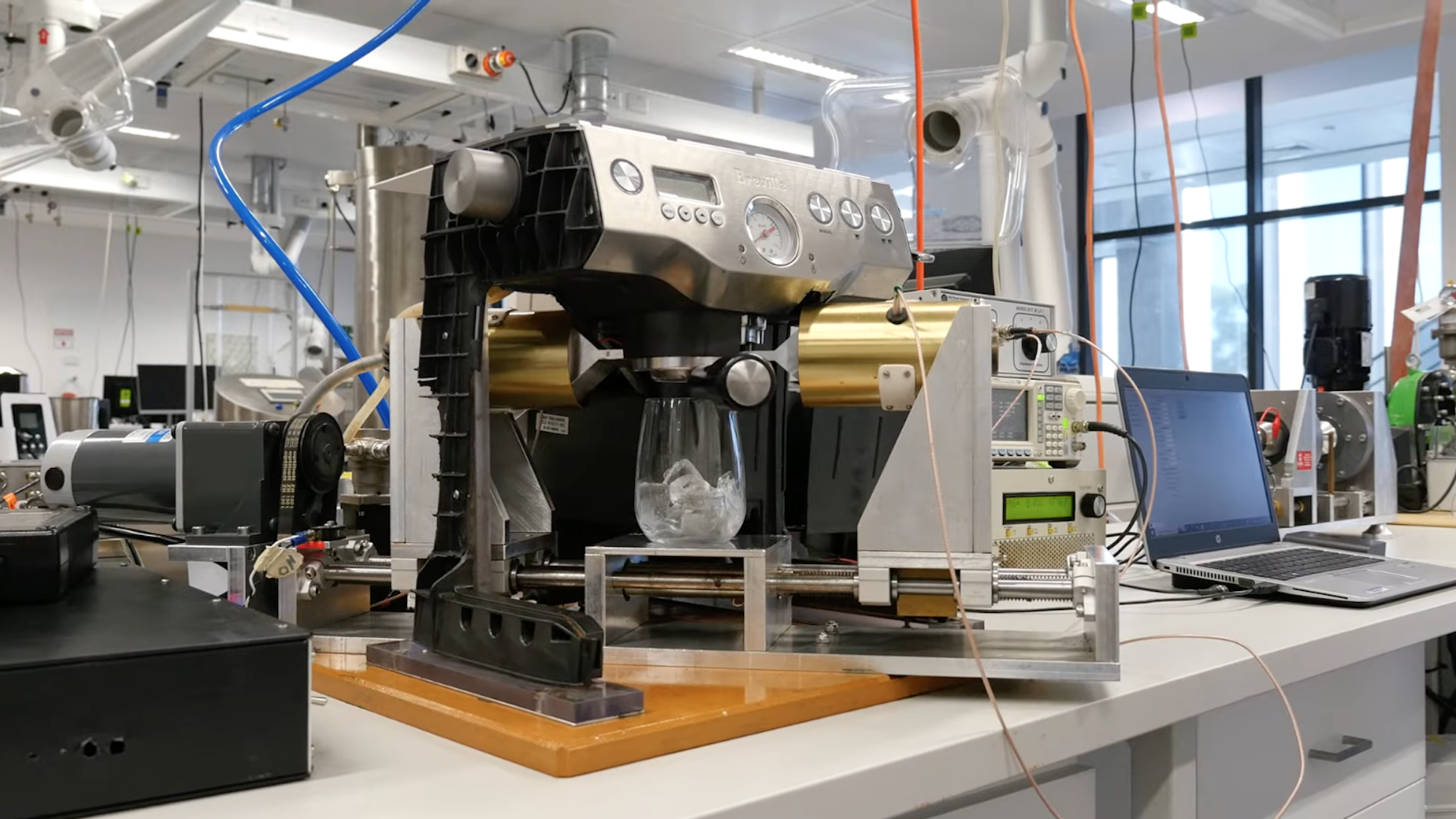 Blasting coffee grounds with ultrasonic waves creates a 60-second cold brew