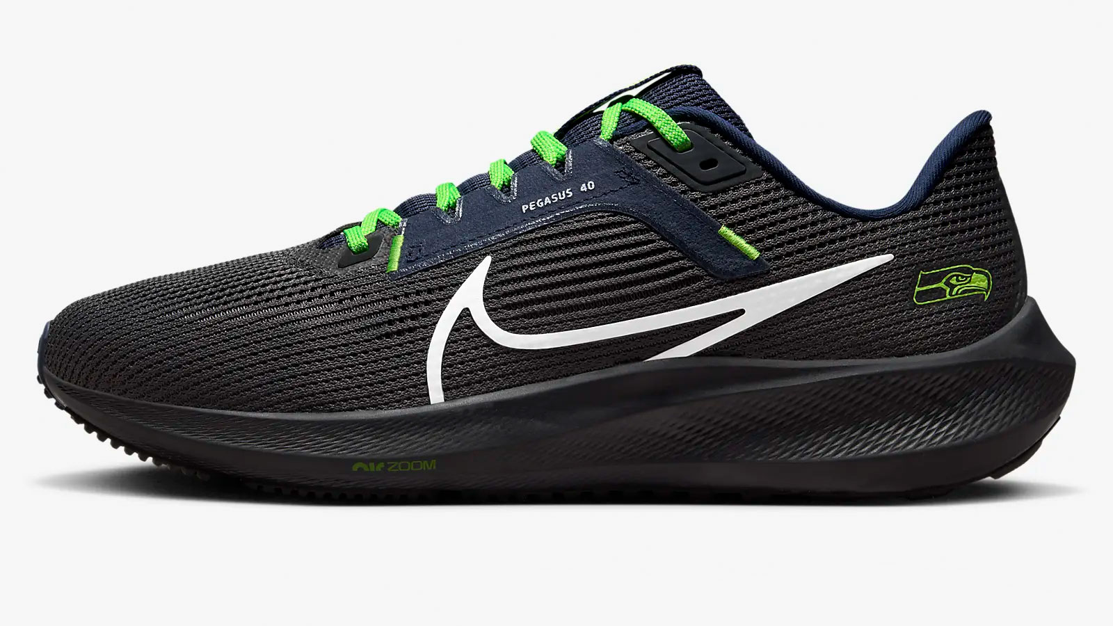 Las zapatillas para correr Pegasus 40 de Nike con temática de la NFL cuestan solo $ 54 en este momento, en lugar de $ 140