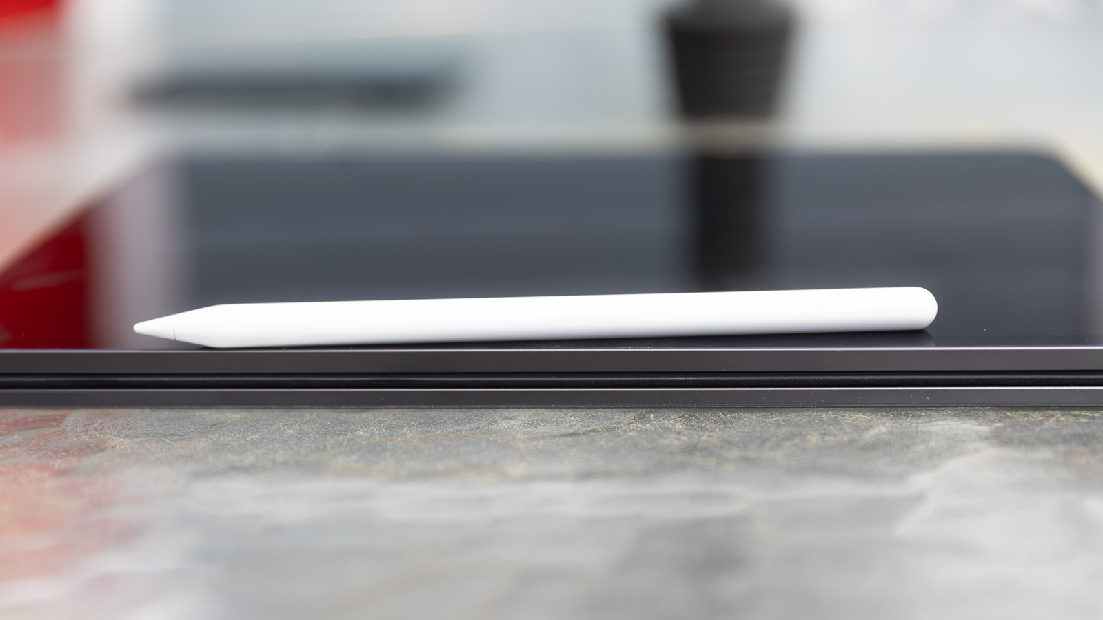 Apple iPad Pro M4 thickness comparison
