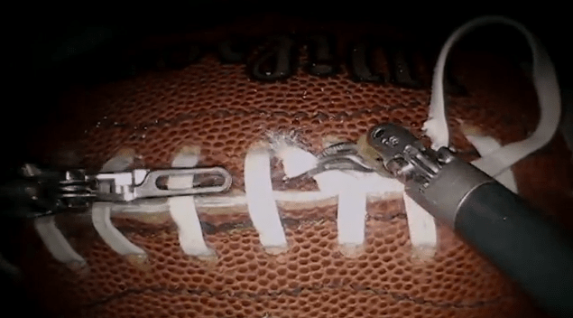 Video: Da Vinci Surgical Robot Laces a Football Better Than I Lace My Shoes