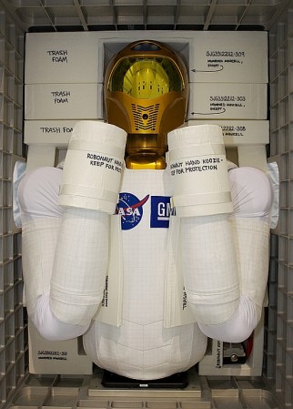 Robonaut 2 Sentenced to Additional Month In Crate