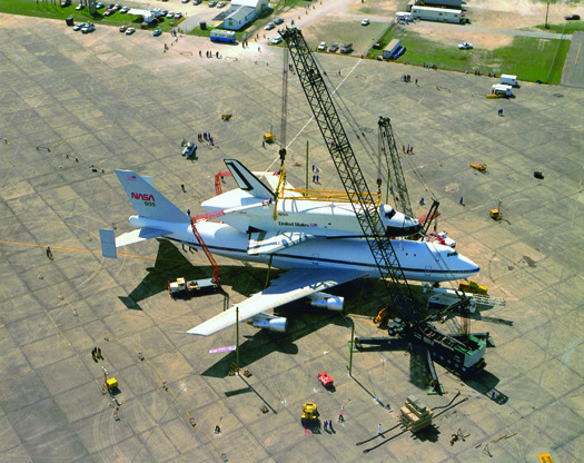 In Preparation for Moving Retired Shuttles, NASA Crews Practice Heavy Lifting