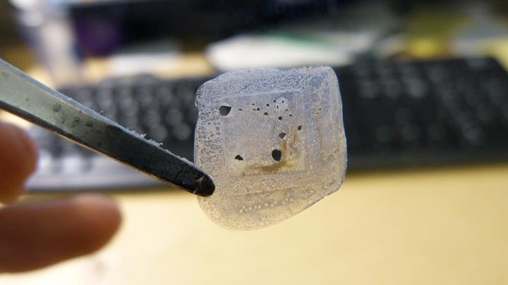 These self-destructing electronics can turn your data to dust on command