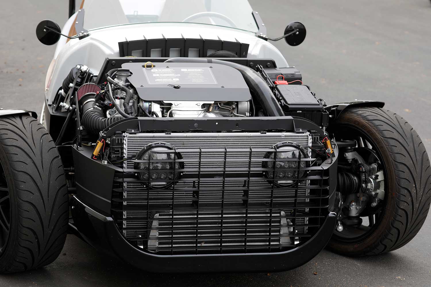 The Venice GT is powered by a GM-sourced 1,485cc inline-four engine as used in 2016 and newer Chevrolet Malibu cars. The engine features direct fuel injection, turbocharging, and variable valve timing.