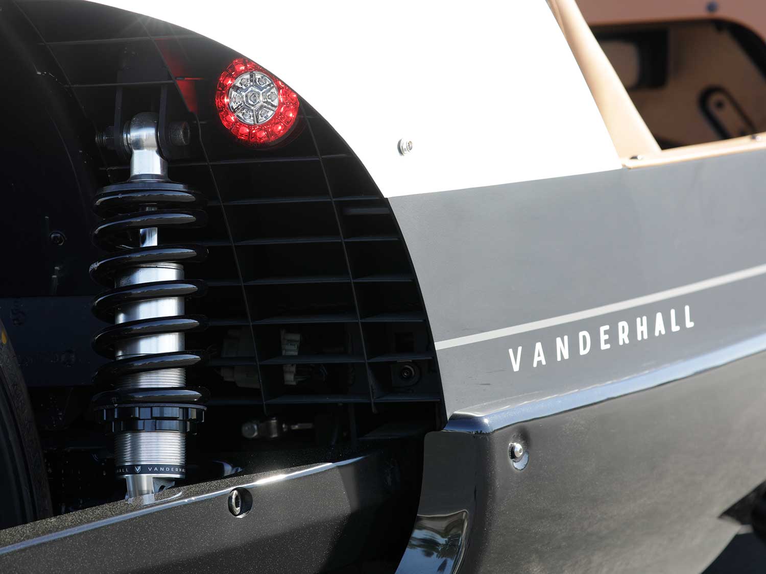 The Venice GT rear suspension mounts directly between the frame and single-sided swingarm.